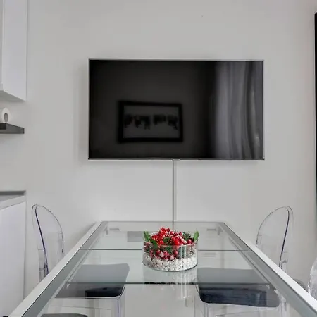 Apartment Easylife - L Abbraccio Dell Affascinante P Romana *